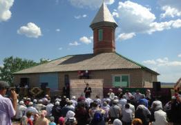 Муфтий Аширов открыл мечеть в старинном татарском селе